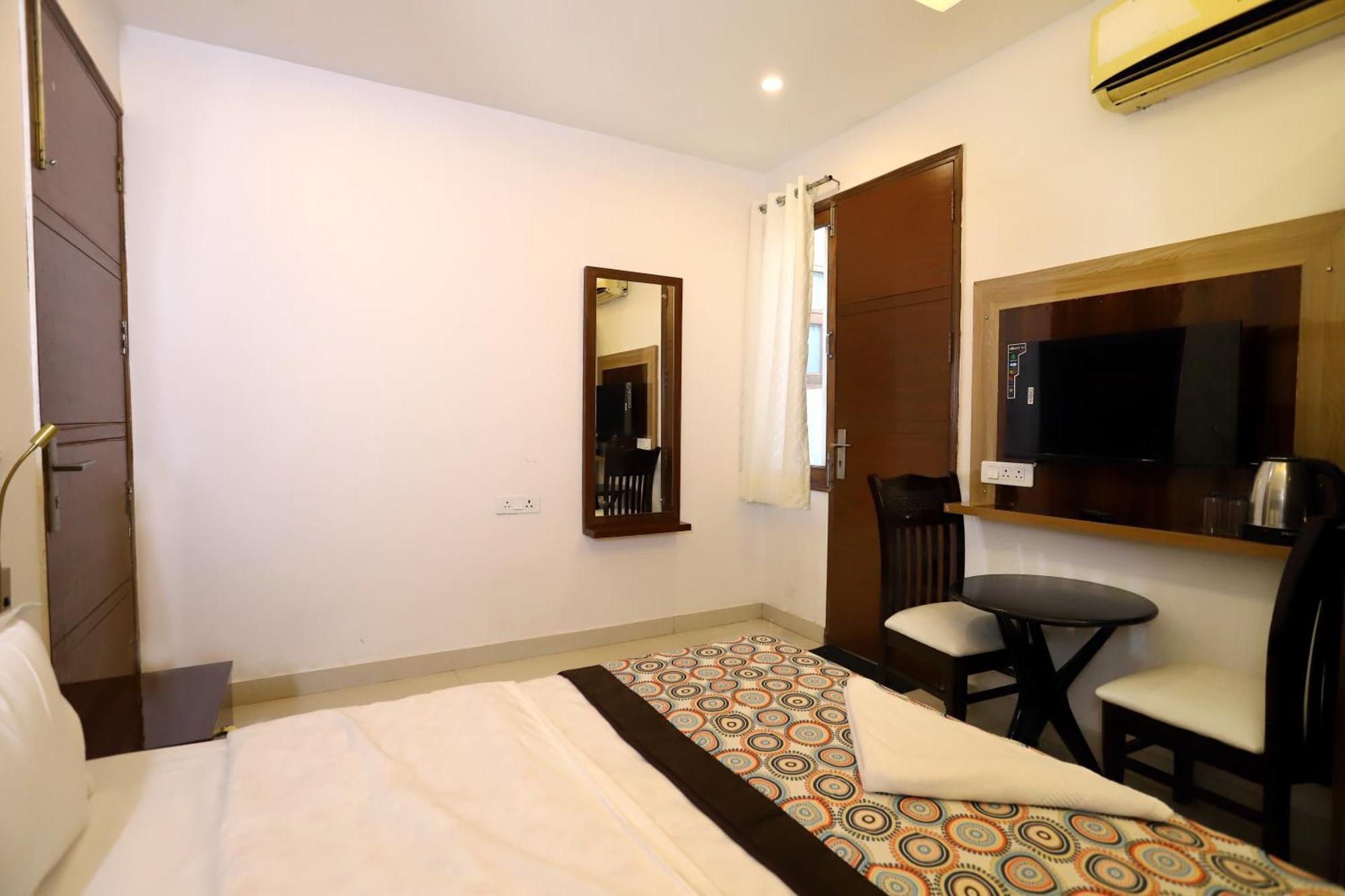 Vrindavan Guest House Nueva Delhi Exterior foto